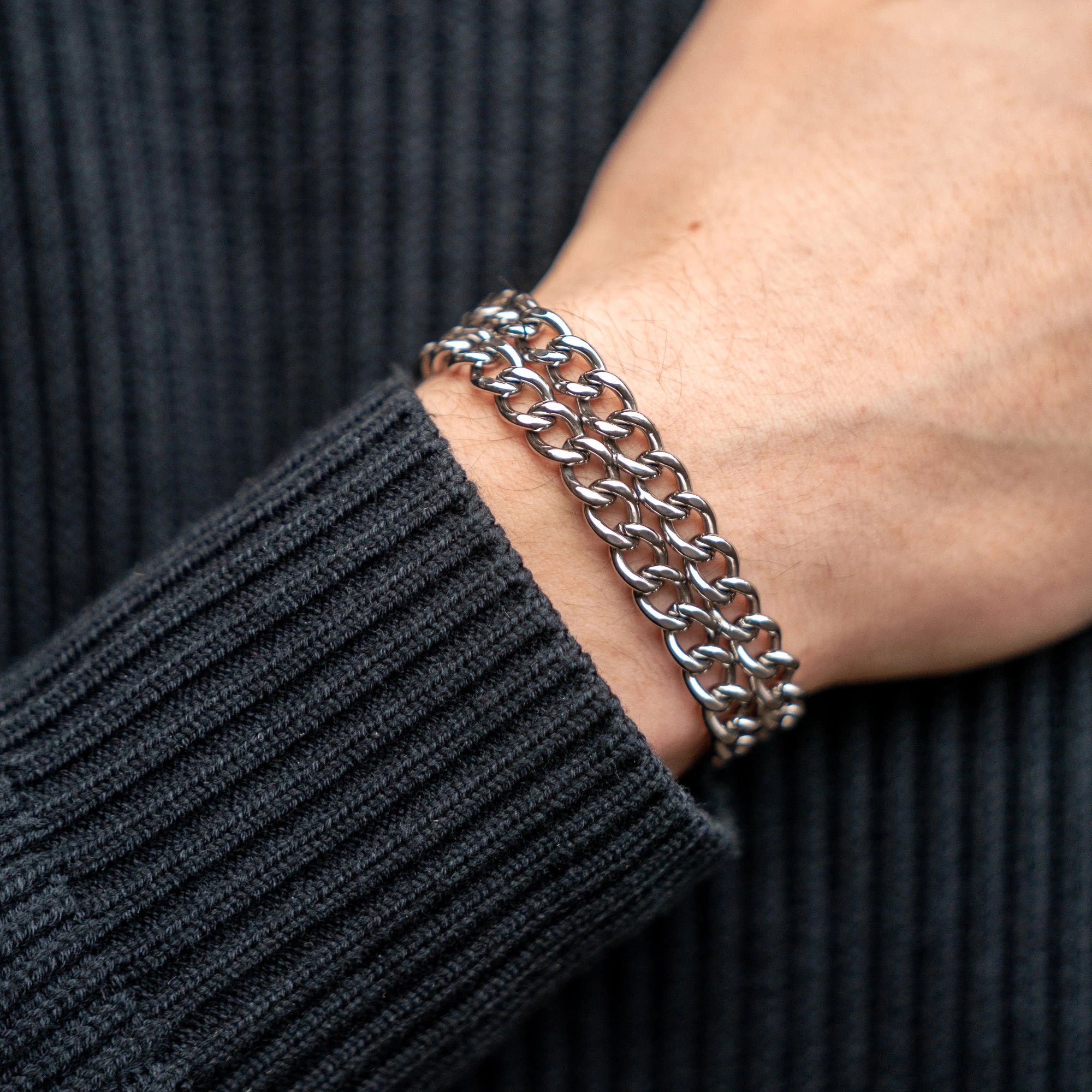 Armband 2-reihig Edelstahl am Handgelenk